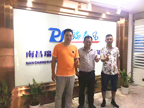 瑞泰風(fēng)環(huán)?？照{(diào)-千里探望華中團(tuán)隊(duì)，吹響廠房車間通風(fēng)降溫沖鋒號(hào)